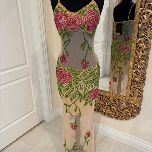 Attitudes by Debra Elegant Floral hand beaded dress - Picture 3 of 3